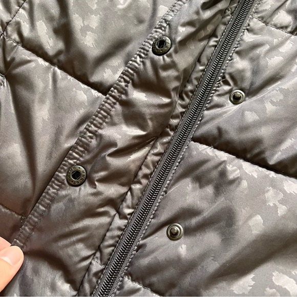 Old Navy - Grey Leopard Print Vest - Picture 2 of 6